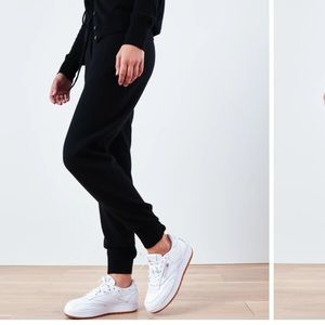 100% Cashmere Joggers in Black QUINCE size Medium